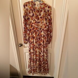 Maggy London floral maxi dress in size 6. NWT.